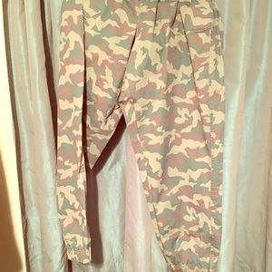 LB camouflage comfort waist slouchers